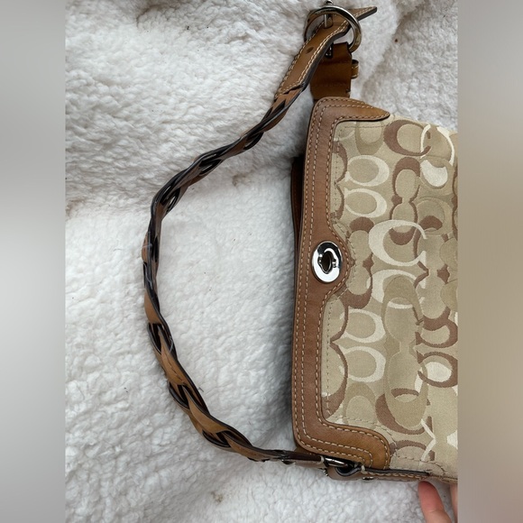 Coach Chelsea Optic Signature Hobo Handbag Tan Brown 10990 - Picture 11 of 15